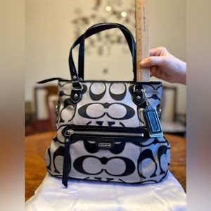 Coach Metallic Mia Signature Black & Silver Sachel Shoulde Bag 🤍G1381-F23940